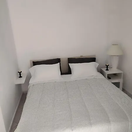 Chrisy Maisonette