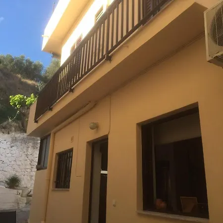 Chrisy Maisonette * קליבס